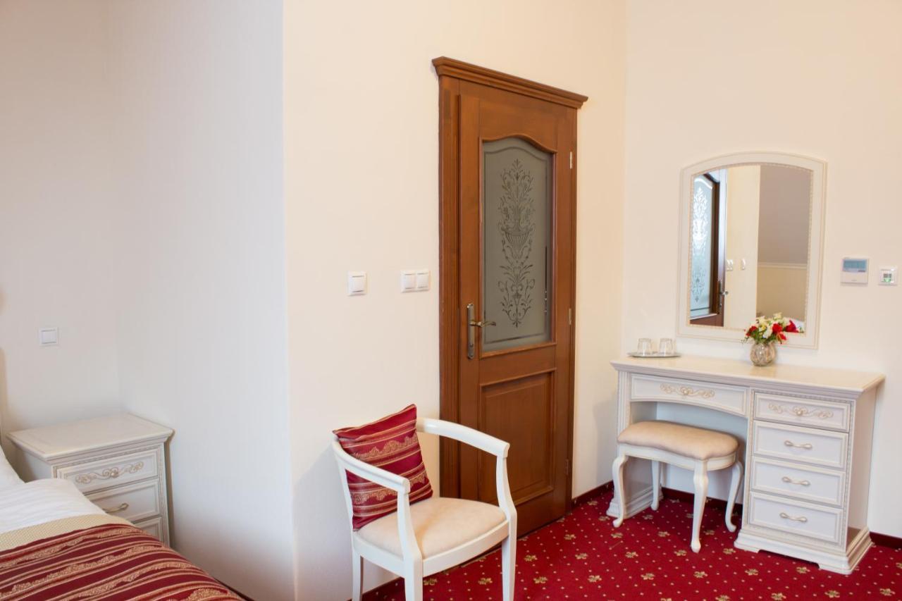 Hotel Viliam Frano Nitra Ngoại thất bức ảnh