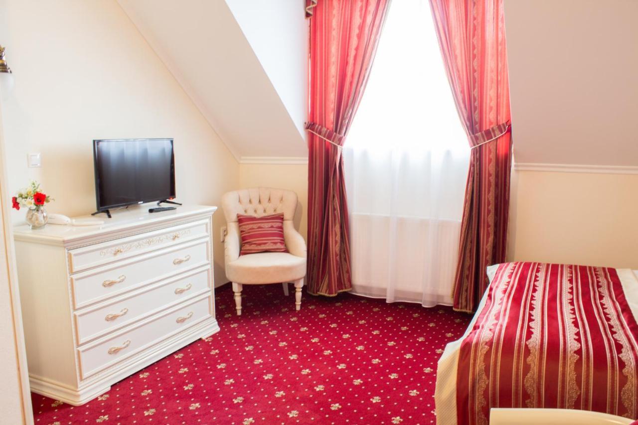 Hotel Viliam Frano Nitra Ngoại thất bức ảnh
