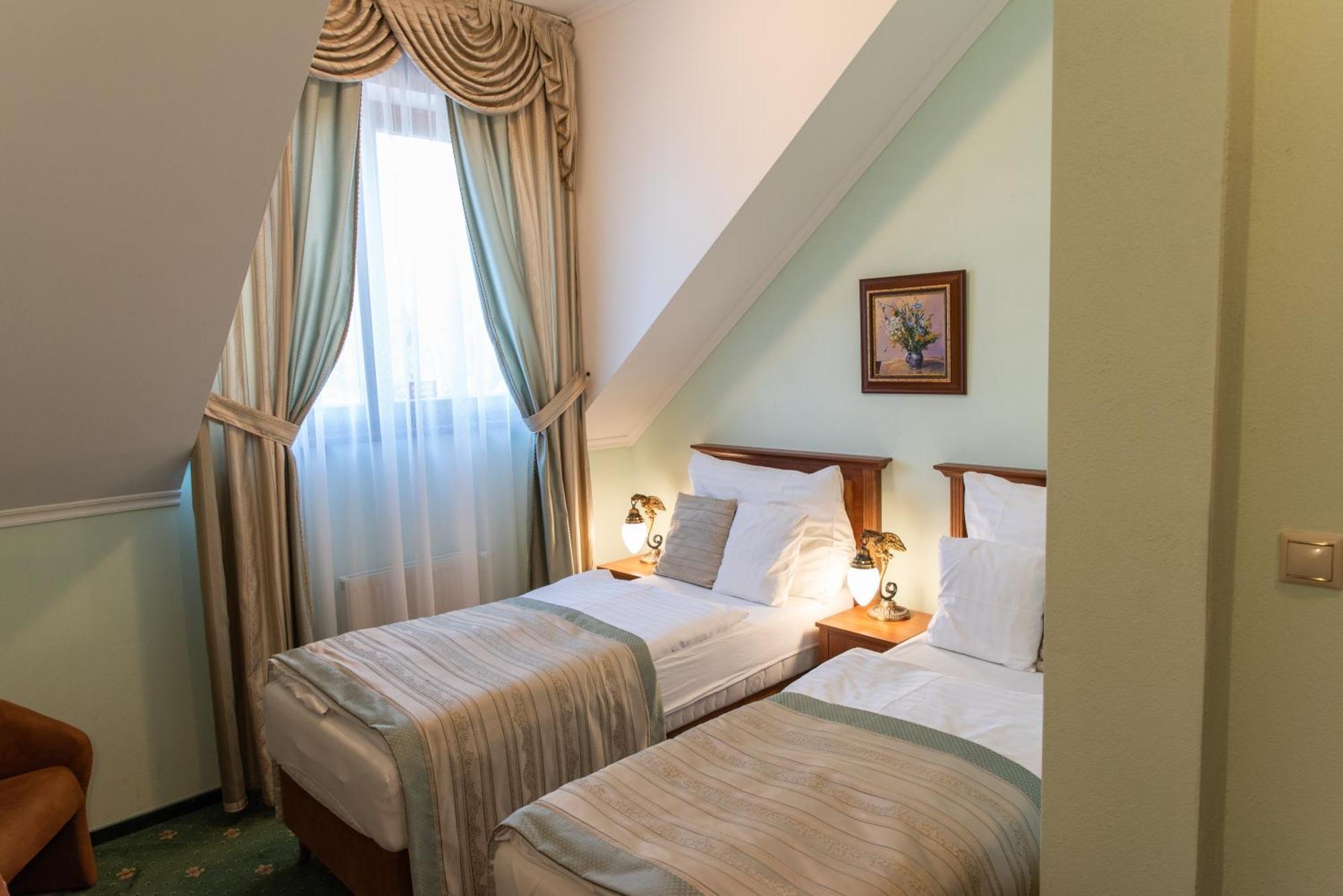 Hotel Viliam Frano Nitra Ngoại thất bức ảnh