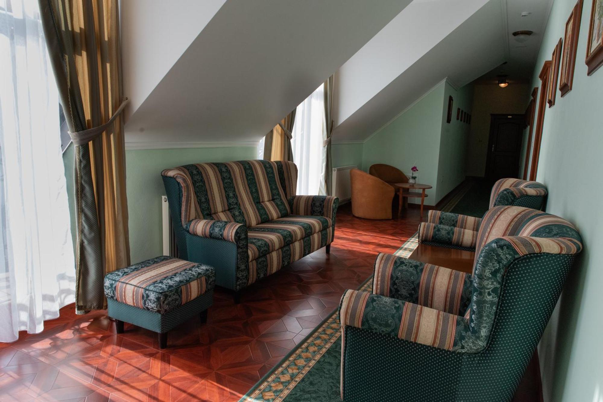 Hotel Viliam Frano Nitra Ngoại thất bức ảnh