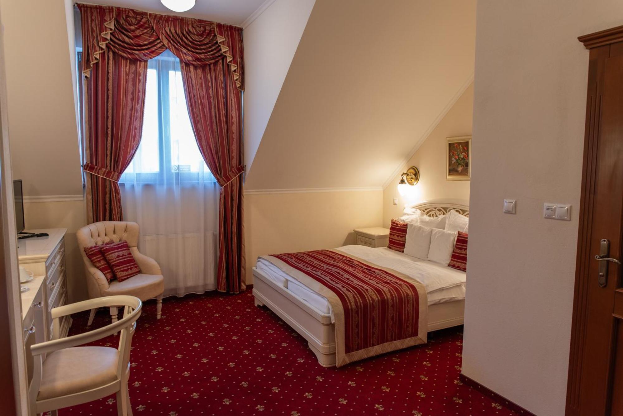 Hotel Viliam Frano Nitra Ngoại thất bức ảnh