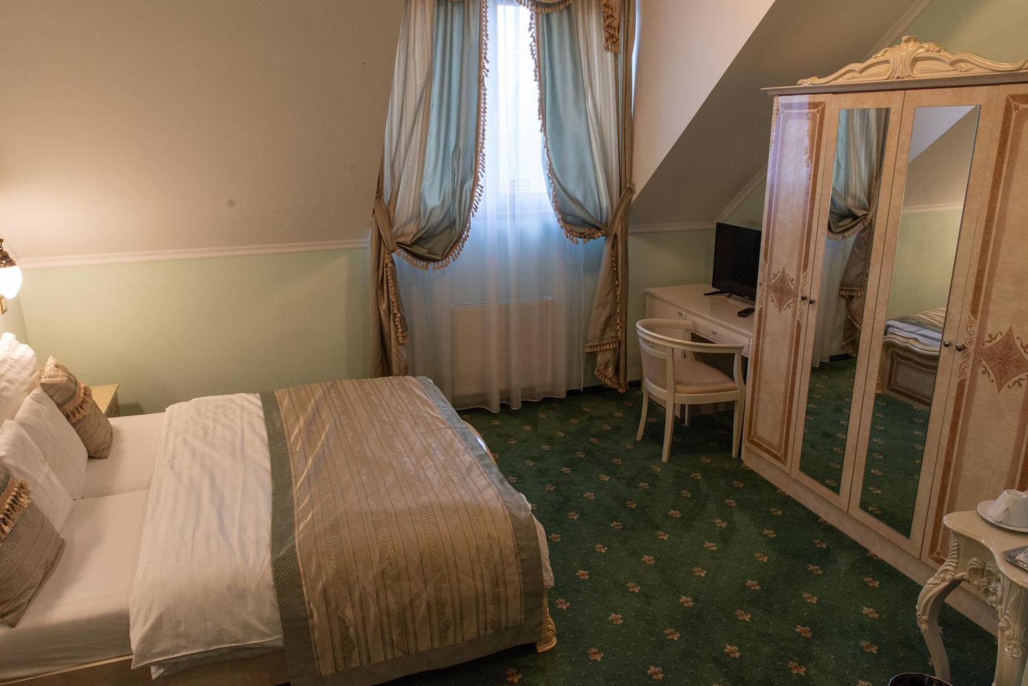 Hotel Viliam Frano Nitra Ngoại thất bức ảnh