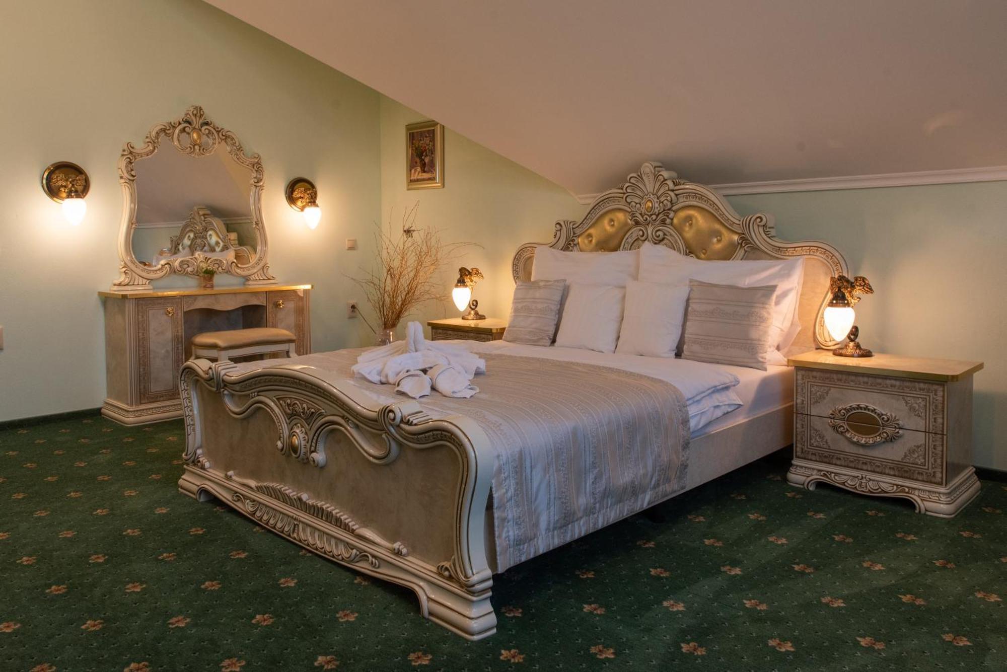 Hotel Viliam Frano Nitra Ngoại thất bức ảnh