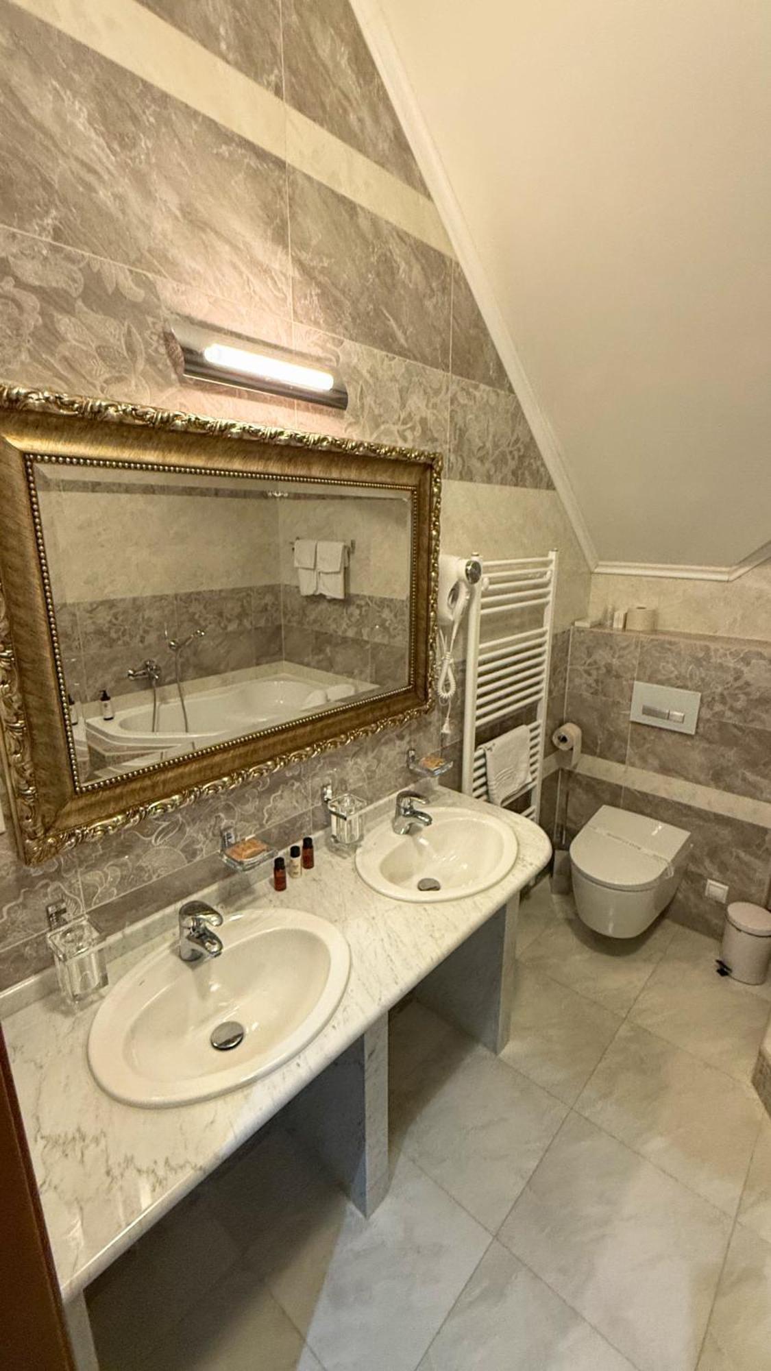Hotel Viliam Frano Nitra Ngoại thất bức ảnh
