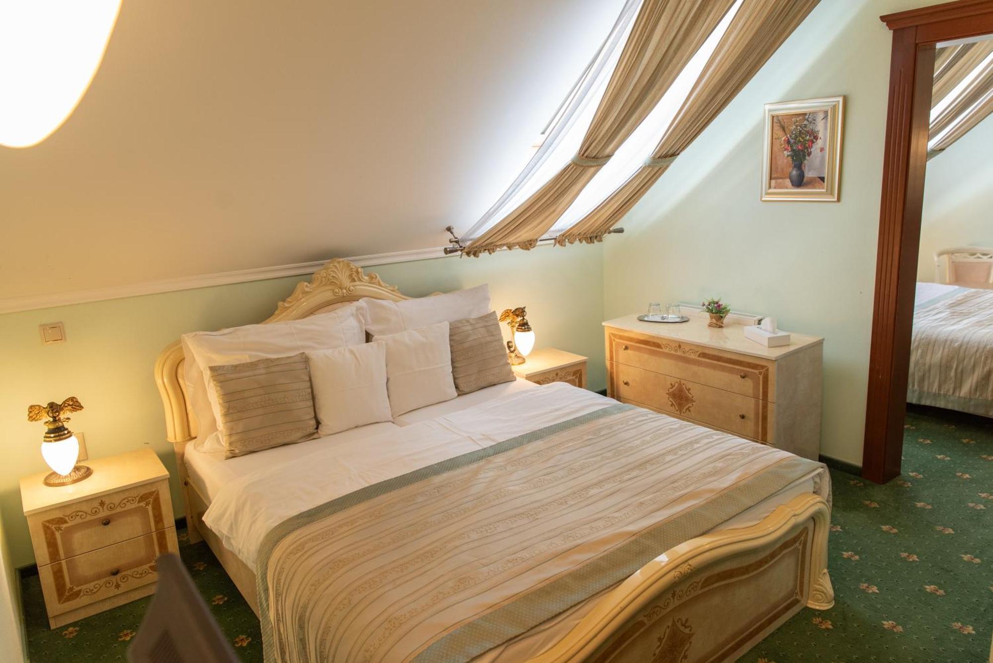 Hotel Viliam Frano Nitra Ngoại thất bức ảnh