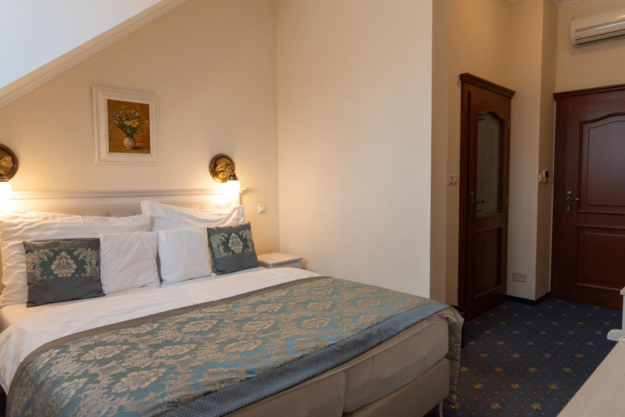 Hotel Viliam Frano Nitra Ngoại thất bức ảnh
